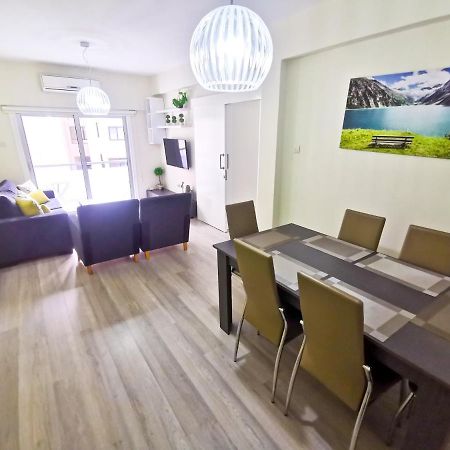 Beach-A-Holic Apartment, 2 Min Distance From Larnaca Marina מראה חיצוני תמונה