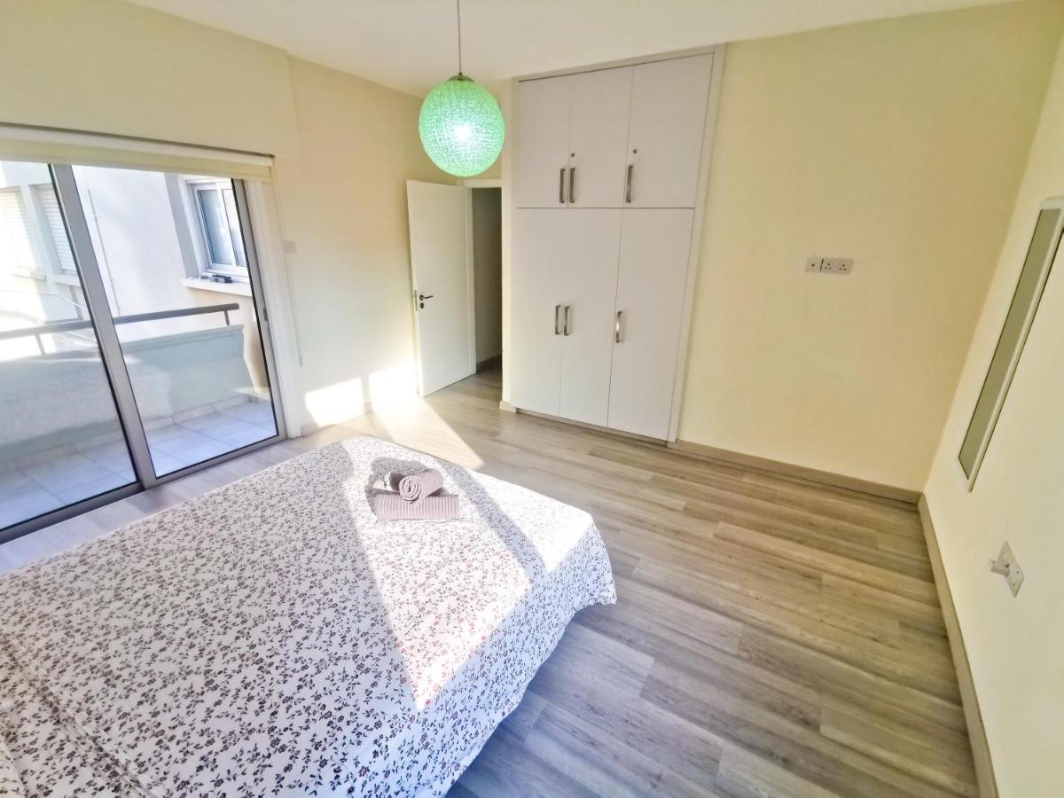 Beach-A-Holic Apartment, 2 Min Distance From Larnaca Marina מראה חיצוני תמונה