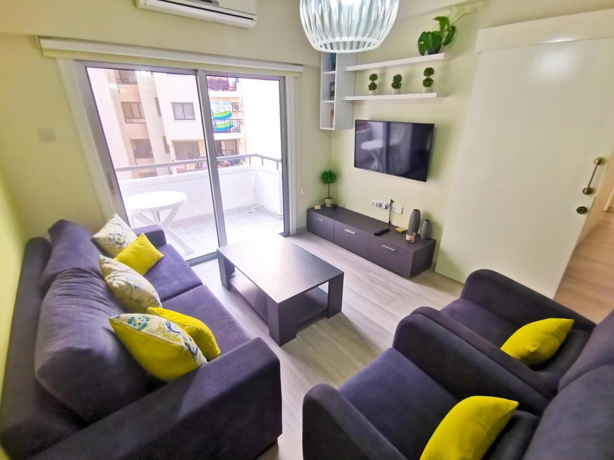 Beach-A-Holic Apartment, 2 Min Distance From Larnaca Marina מראה חיצוני תמונה